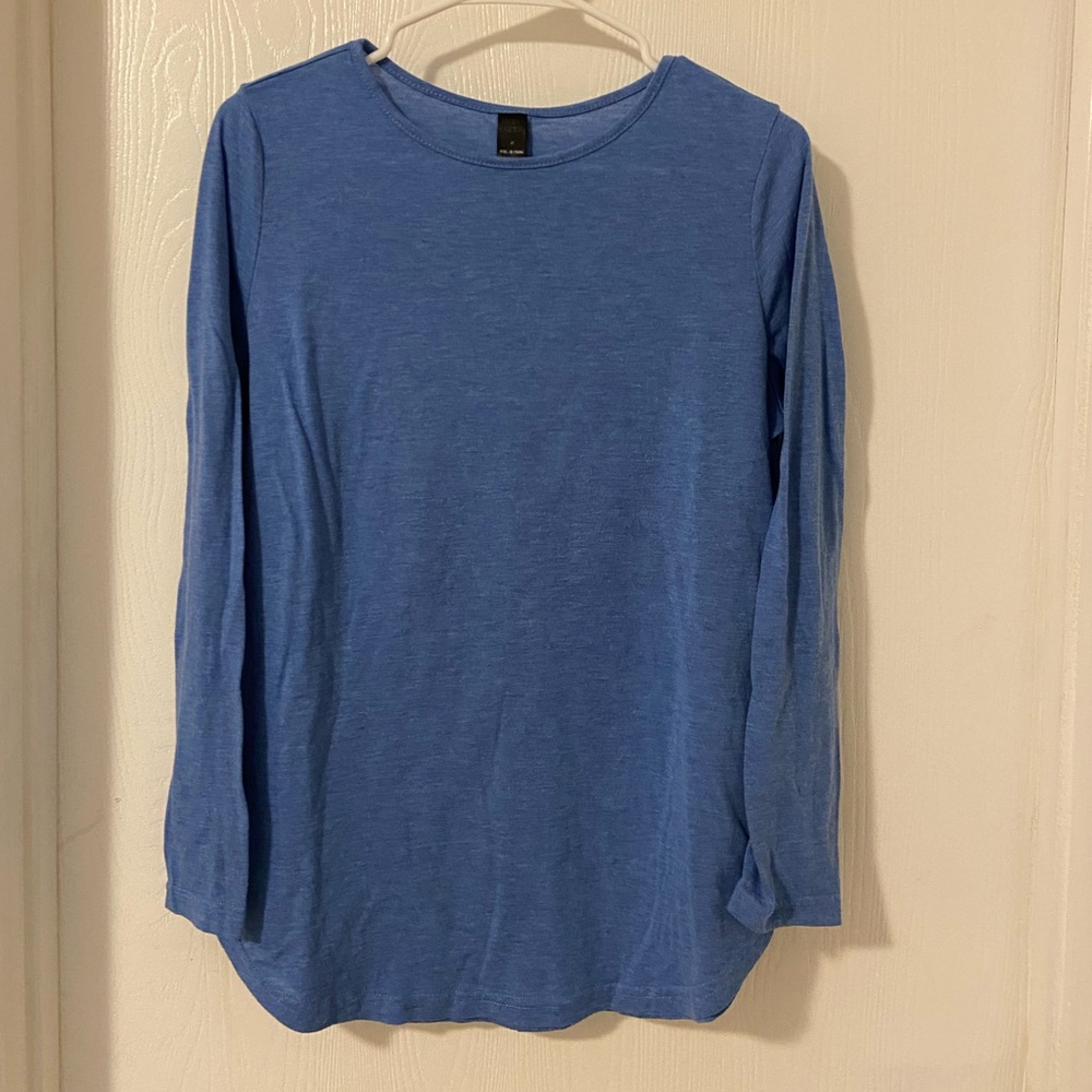 Blue Long sleeve Shirt With Buttons On The Back
